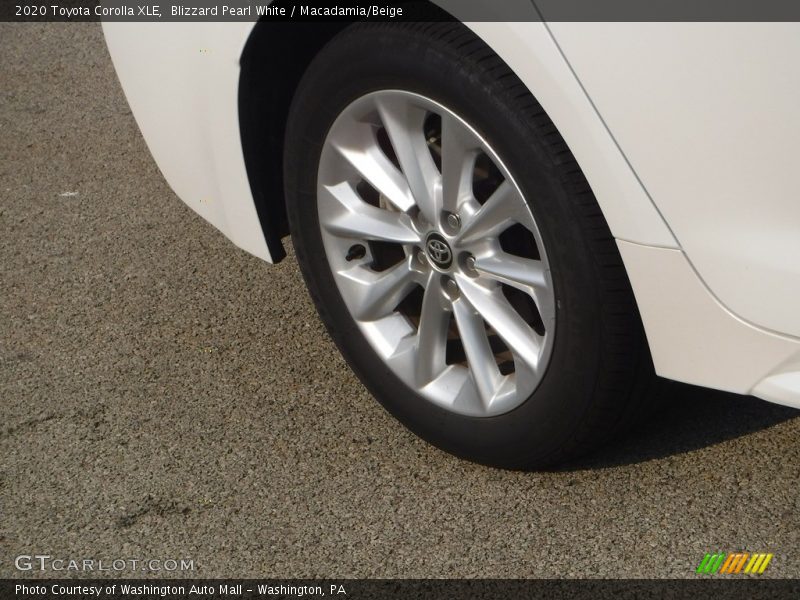 Blizzard Pearl White / Macadamia/Beige 2020 Toyota Corolla XLE