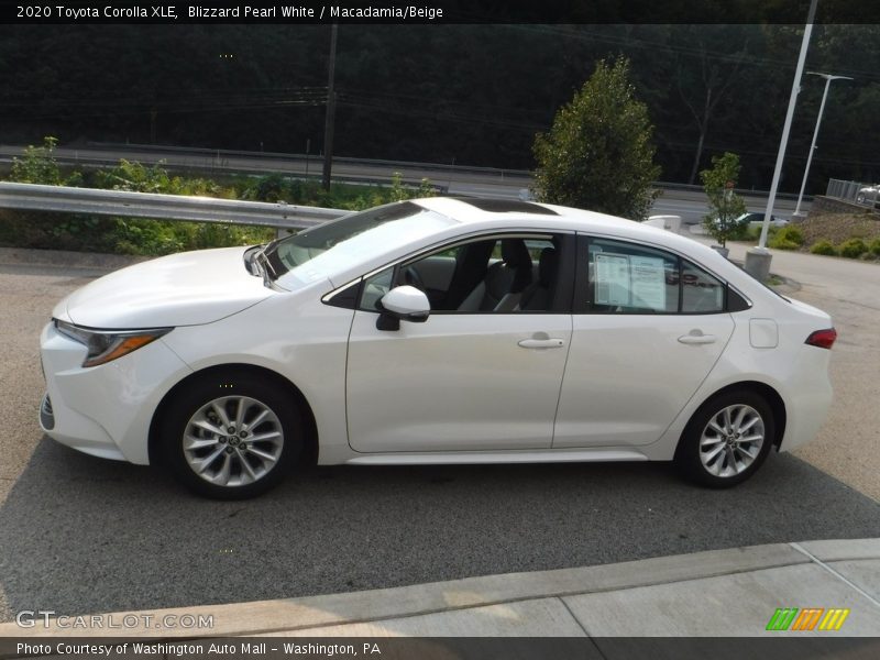 Blizzard Pearl White / Macadamia/Beige 2020 Toyota Corolla XLE