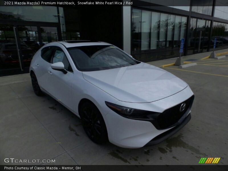 Snowflake White Pearl Mica / Red 2021 Mazda Mazda3 Premium Hatchback