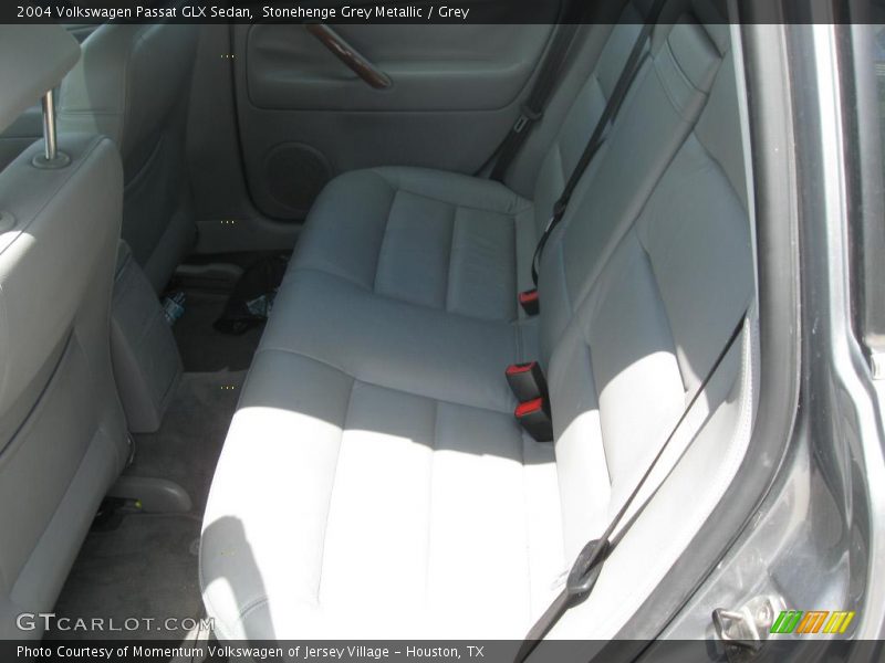 Stonehenge Grey Metallic / Grey 2004 Volkswagen Passat GLX Sedan