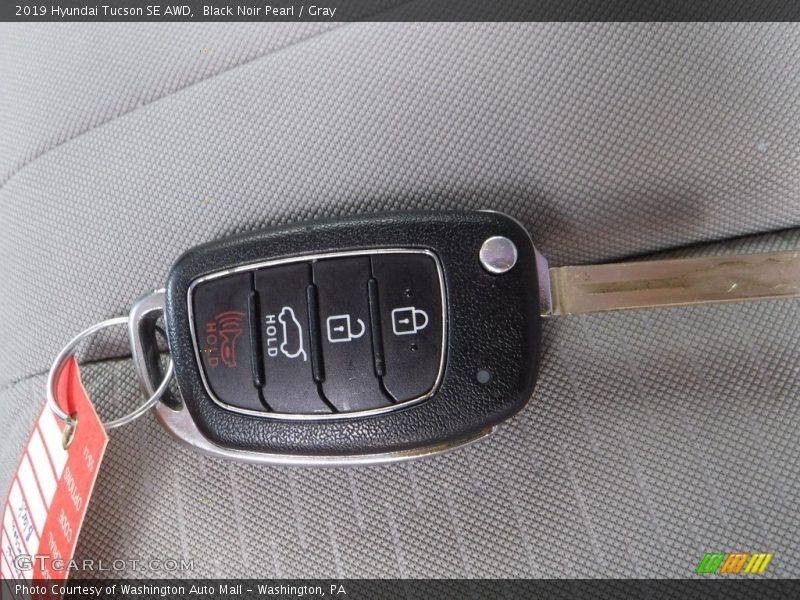 Black Noir Pearl / Gray 2019 Hyundai Tucson SE AWD