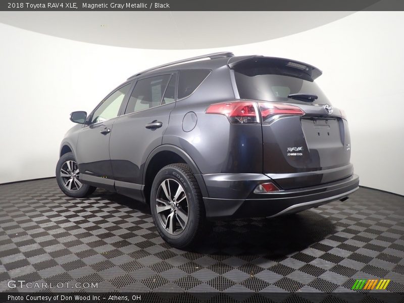 Magnetic Gray Metallic / Black 2018 Toyota RAV4 XLE