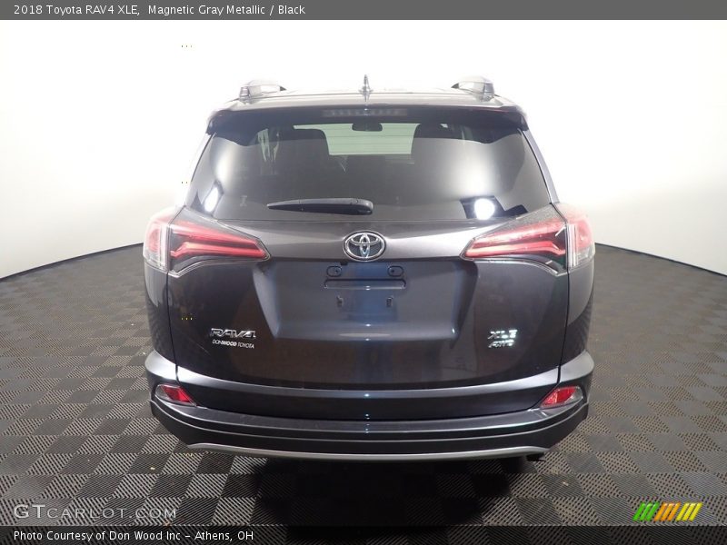 Magnetic Gray Metallic / Black 2018 Toyota RAV4 XLE