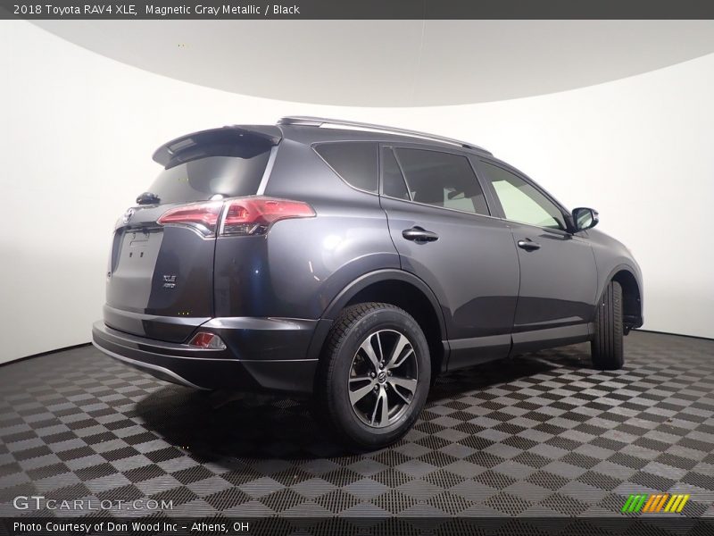 Magnetic Gray Metallic / Black 2018 Toyota RAV4 XLE