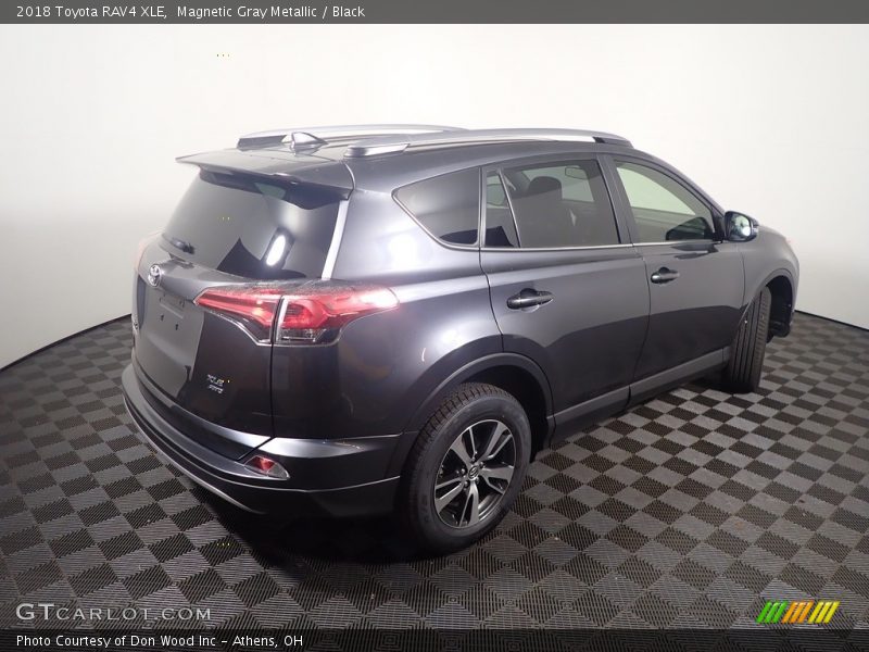 Magnetic Gray Metallic / Black 2018 Toyota RAV4 XLE