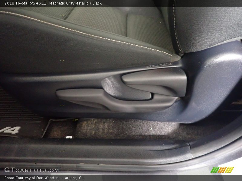 Magnetic Gray Metallic / Black 2018 Toyota RAV4 XLE