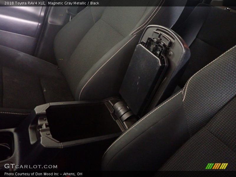 Magnetic Gray Metallic / Black 2018 Toyota RAV4 XLE