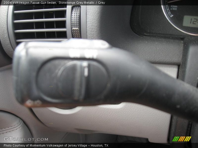 Stonehenge Grey Metallic / Grey 2004 Volkswagen Passat GLX Sedan