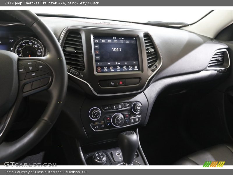 Sting-Gray / Black 2019 Jeep Cherokee Trailhawk 4x4