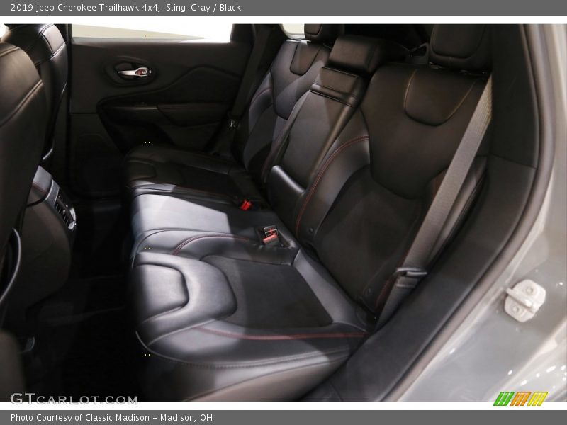 Sting-Gray / Black 2019 Jeep Cherokee Trailhawk 4x4
