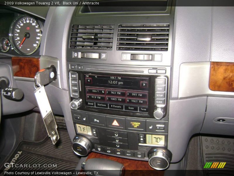 Black Uni / Anthracite 2009 Volkswagen Touareg 2 V8