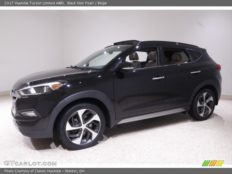 Black Noir Pearl / Beige 2017 Hyundai Tucson Limited AWD