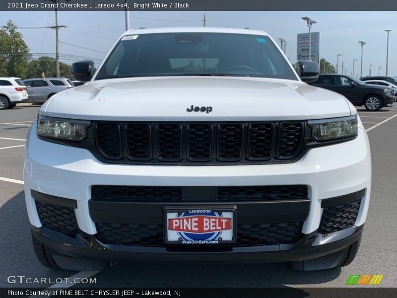 Bright White / Black 2021 Jeep Grand Cherokee L Laredo 4x4