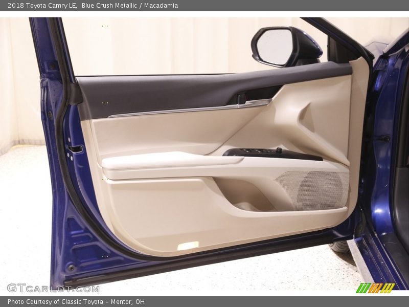 Blue Crush Metallic / Macadamia 2018 Toyota Camry LE