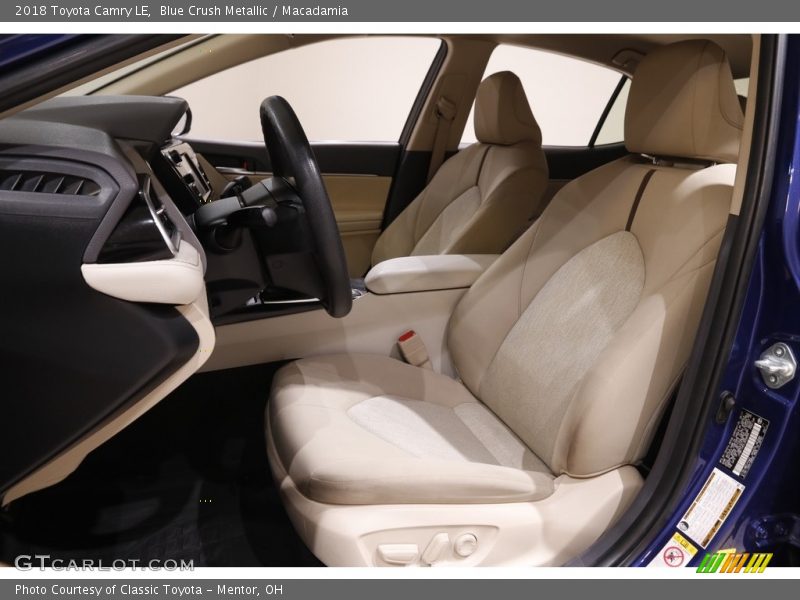 Blue Crush Metallic / Macadamia 2018 Toyota Camry LE
