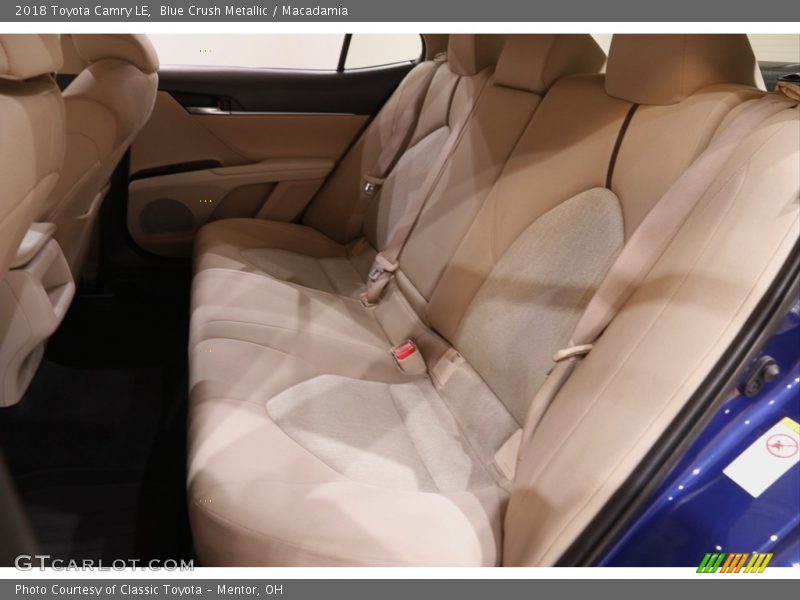 Blue Crush Metallic / Macadamia 2018 Toyota Camry LE