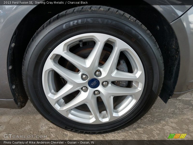 Sterling Gray Metallic / Charcoal Black 2013 Ford Fusion SE