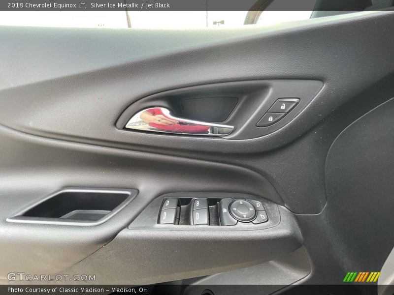 Silver Ice Metallic / Jet Black 2018 Chevrolet Equinox LT