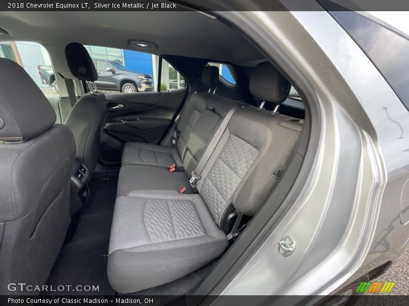 Silver Ice Metallic / Jet Black 2018 Chevrolet Equinox LT