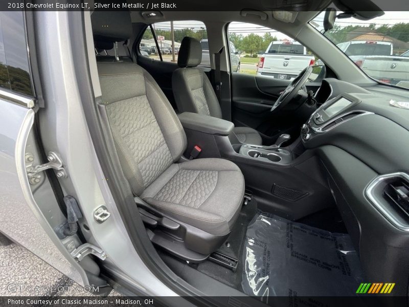 Silver Ice Metallic / Jet Black 2018 Chevrolet Equinox LT