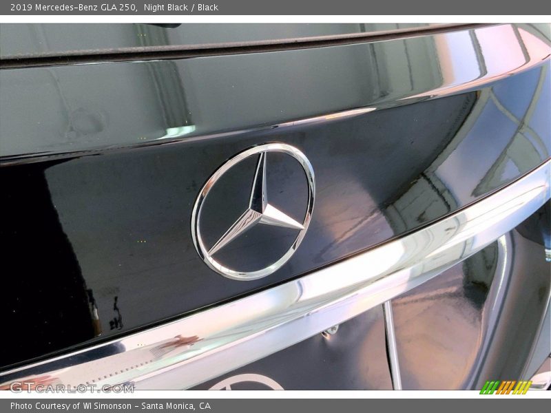 Night Black / Black 2019 Mercedes-Benz GLA 250