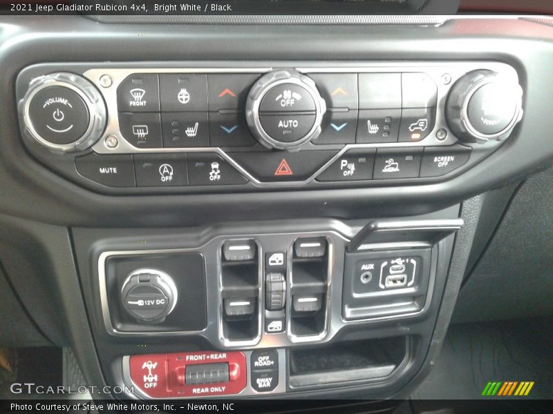 Bright White / Black 2021 Jeep Gladiator Rubicon 4x4