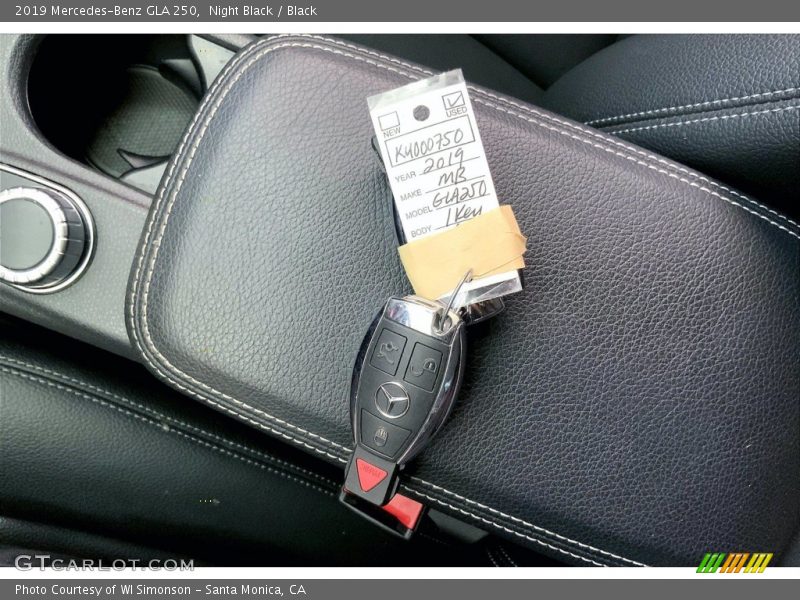 Night Black / Black 2019 Mercedes-Benz GLA 250