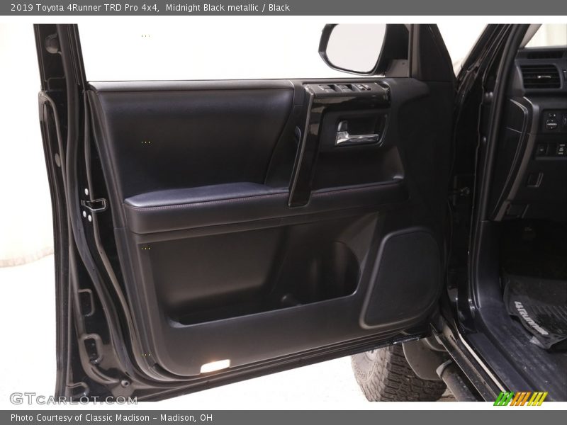 Midnight Black metallic / Black 2019 Toyota 4Runner TRD Pro 4x4