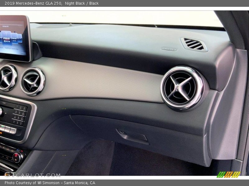 Night Black / Black 2019 Mercedes-Benz GLA 250