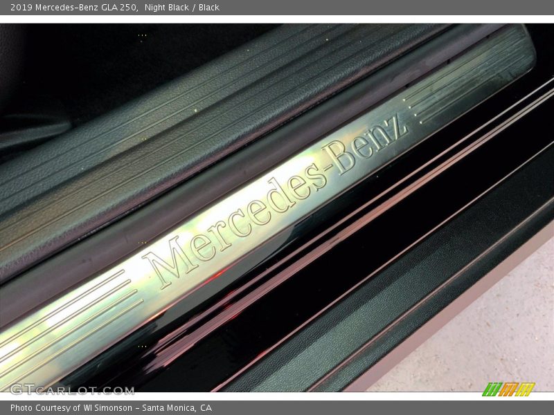 Night Black / Black 2019 Mercedes-Benz GLA 250