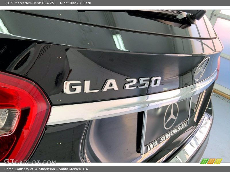 Night Black / Black 2019 Mercedes-Benz GLA 250