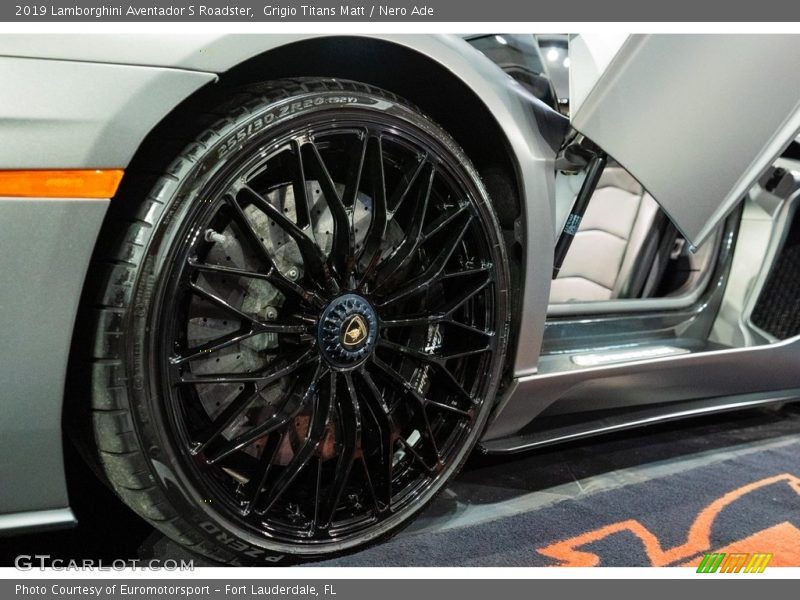 Grigio Titans Matt / Nero Ade 2019 Lamborghini Aventador S Roadster