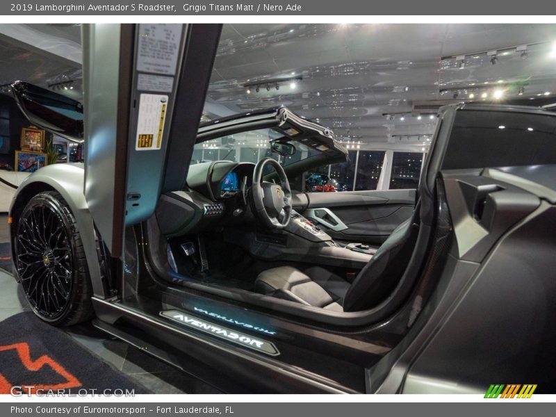 Grigio Titans Matt / Nero Ade 2019 Lamborghini Aventador S Roadster