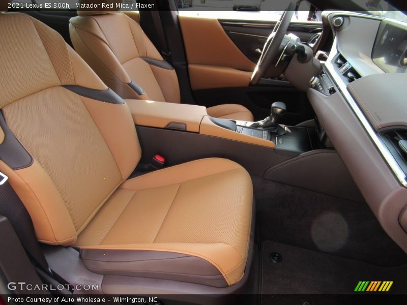 Matador Red Mica / Flaxen 2021 Lexus ES 300h