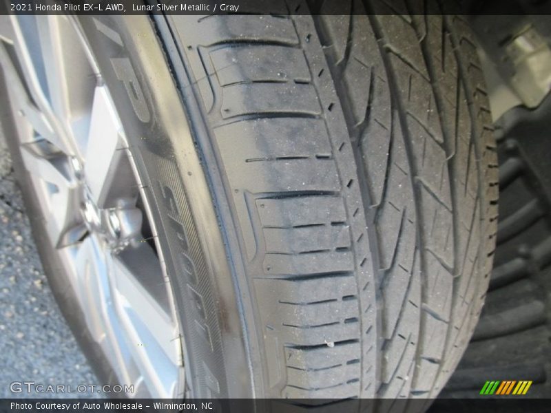 Lunar Silver Metallic / Gray 2021 Honda Pilot EX-L AWD