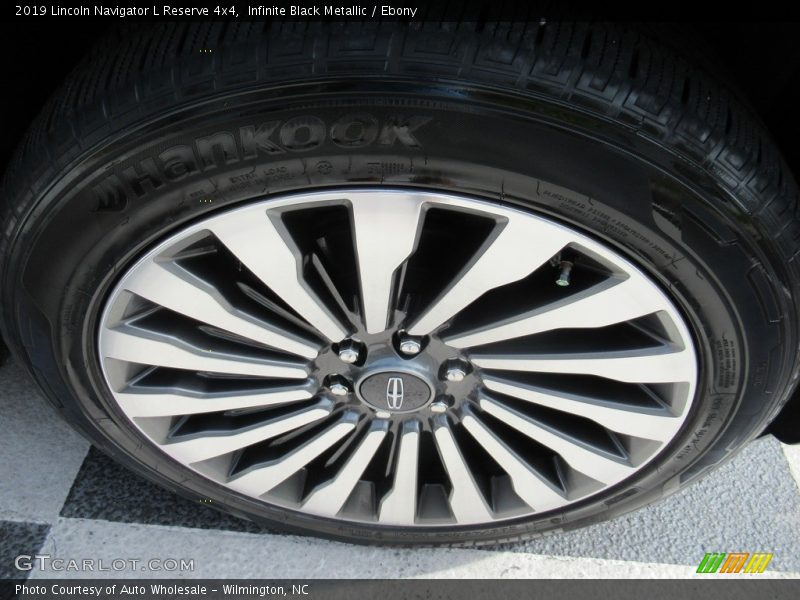 Infinite Black Metallic / Ebony 2019 Lincoln Navigator L Reserve 4x4