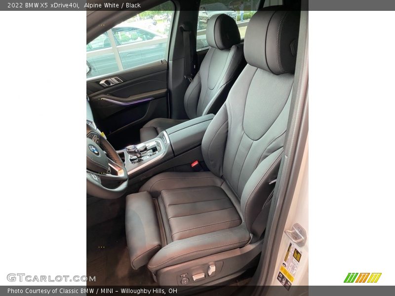 Front Seat of 2022 X5 xDrive40i