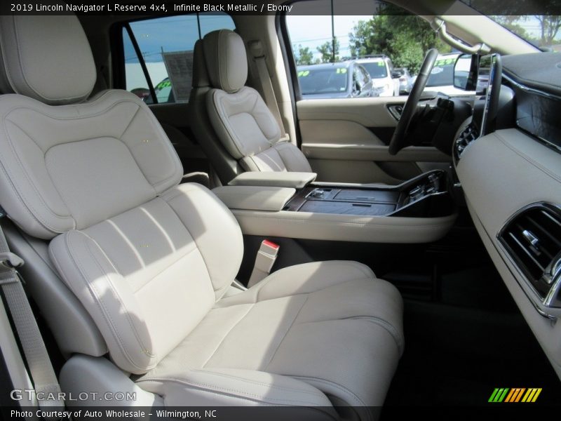 Infinite Black Metallic / Ebony 2019 Lincoln Navigator L Reserve 4x4