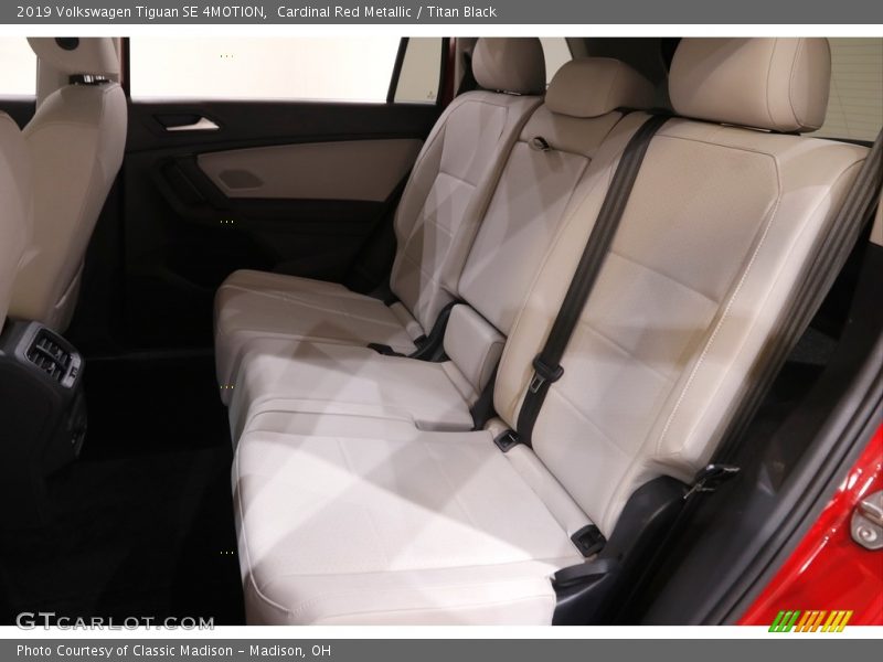 Cardinal Red Metallic / Titan Black 2019 Volkswagen Tiguan SE 4MOTION