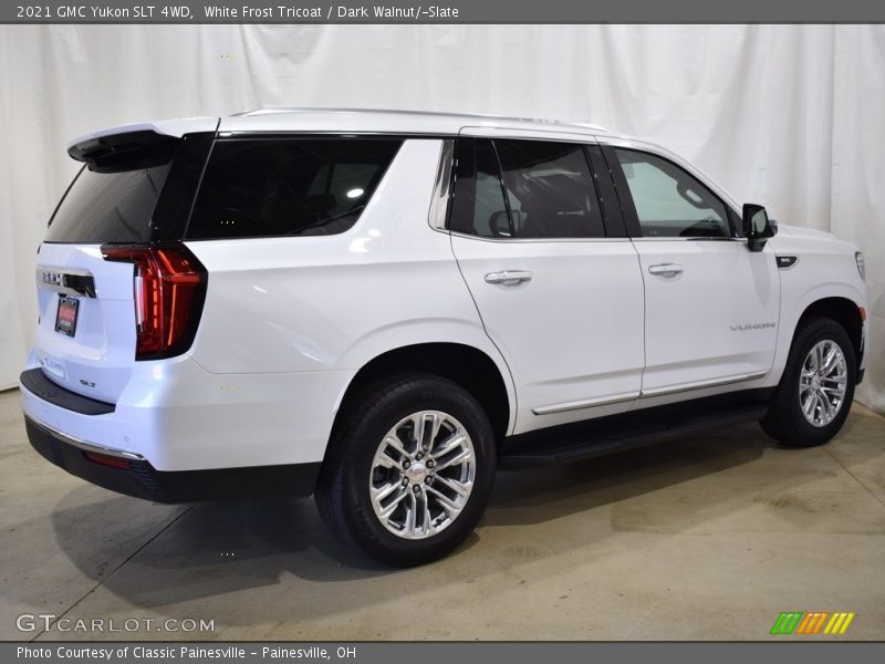 White Frost Tricoat / Dark Walnut/­Slate 2021 GMC Yukon SLT 4WD