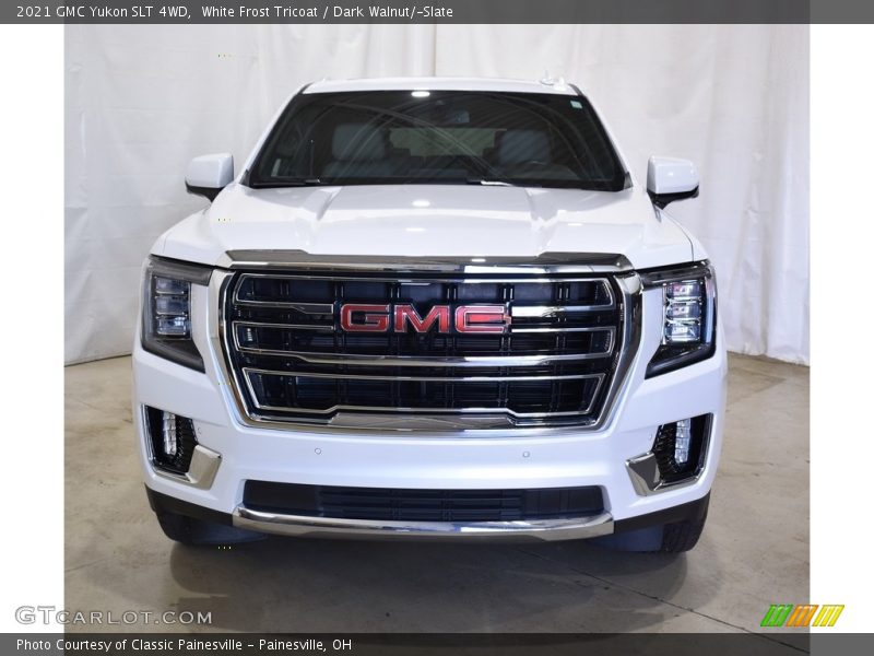White Frost Tricoat / Dark Walnut/­Slate 2021 GMC Yukon SLT 4WD