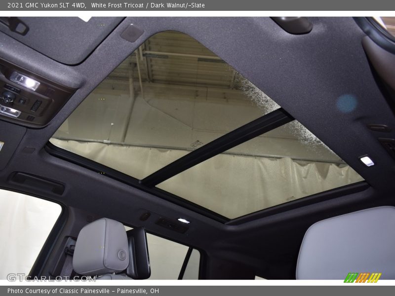 White Frost Tricoat / Dark Walnut/­Slate 2021 GMC Yukon SLT 4WD