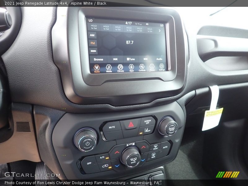 Alpine White / Black 2021 Jeep Renegade Latitude 4x4