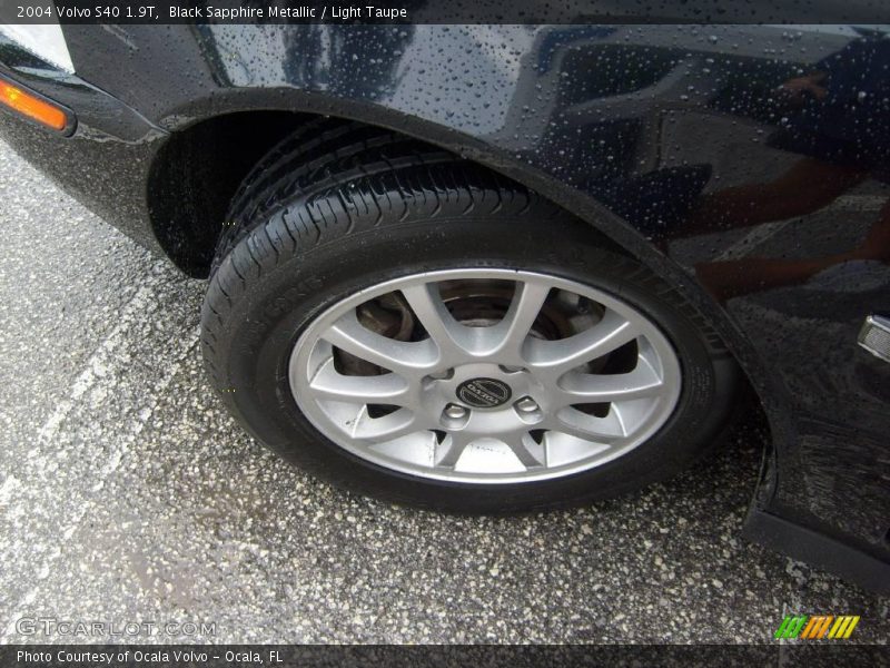 Black Sapphire Metallic / Light Taupe 2004 Volvo S40 1.9T