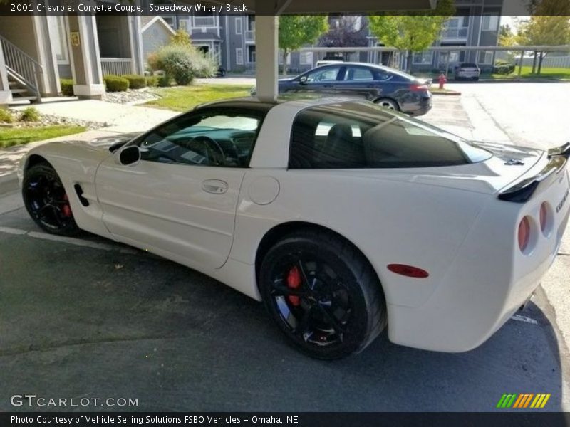 Speedway White / Black 2001 Chevrolet Corvette Coupe