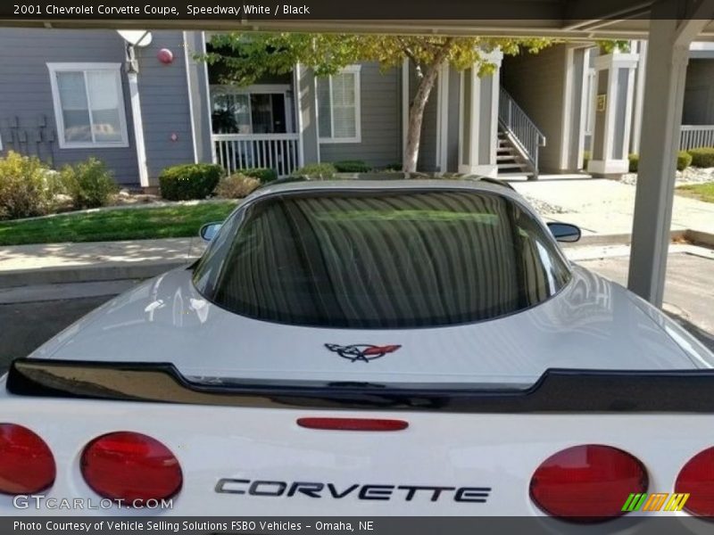 Speedway White / Black 2001 Chevrolet Corvette Coupe