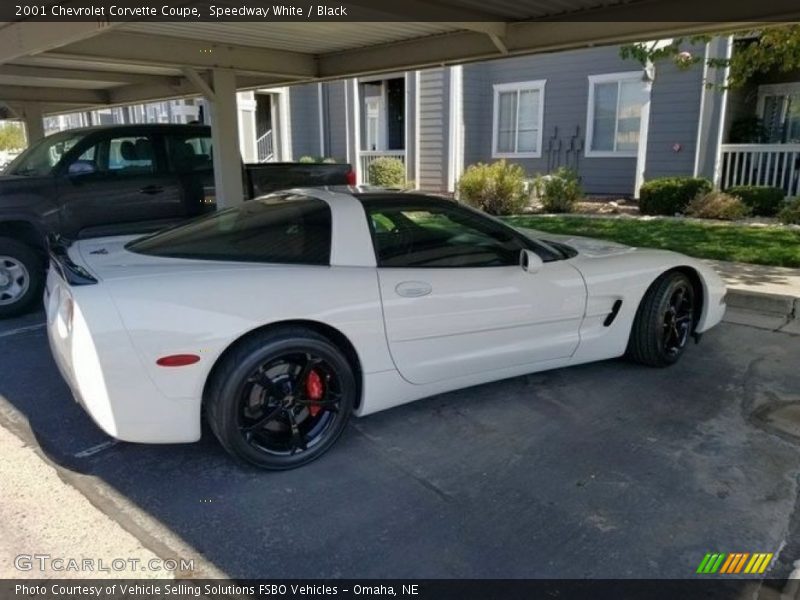 Speedway White / Black 2001 Chevrolet Corvette Coupe