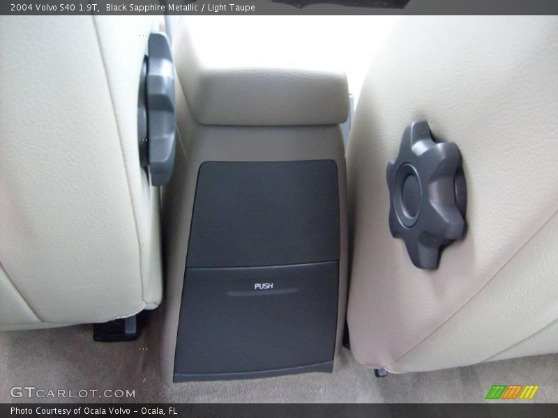 Black Sapphire Metallic / Light Taupe 2004 Volvo S40 1.9T
