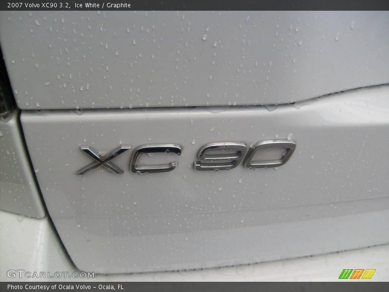 Ice White / Graphite 2007 Volvo XC90 3.2