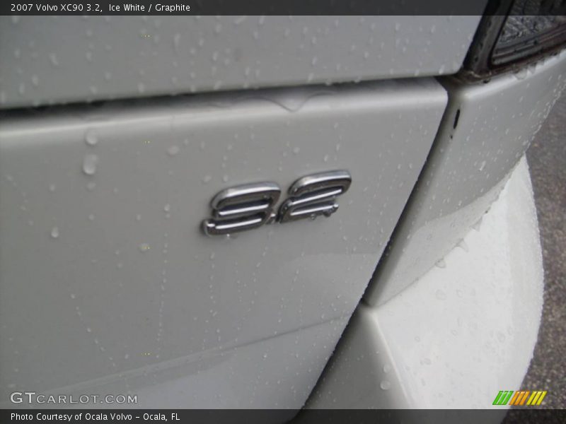 Ice White / Graphite 2007 Volvo XC90 3.2